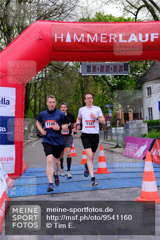 19.04.2026 - Hammer Lauf Tim E. http://msf.ph/oto/9541160 19.04.2026 11:55:47 Ziel 1147, 1148, 1878 meine-sportfotos.de