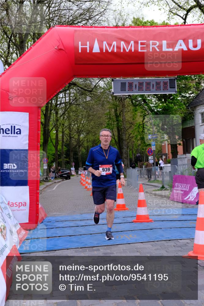 19.04.2026 - Hammer Lauf Tim E. http://msf.ph/oto/9541195 19.04.2026 11:56:36 Ziel 554, 620, 939 meine-sportfotos.de