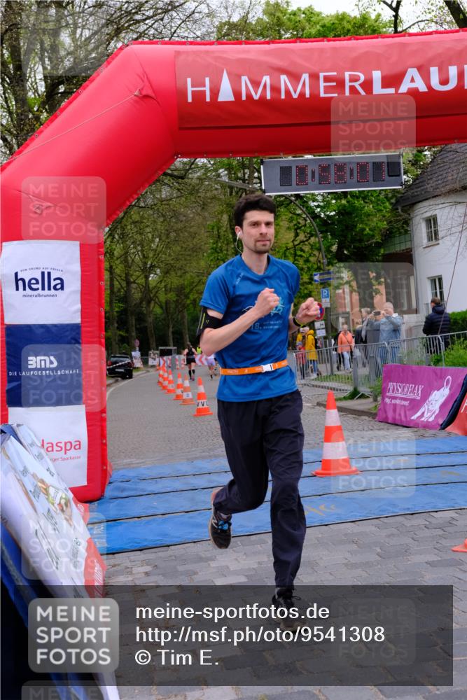 19.04.2026 - Hammer Lauf Tim E. http://msf.ph/oto/9541308 19.04.2026 11:58:09 Ziel 117, 193, 624, 637 meine-sportfotos.de