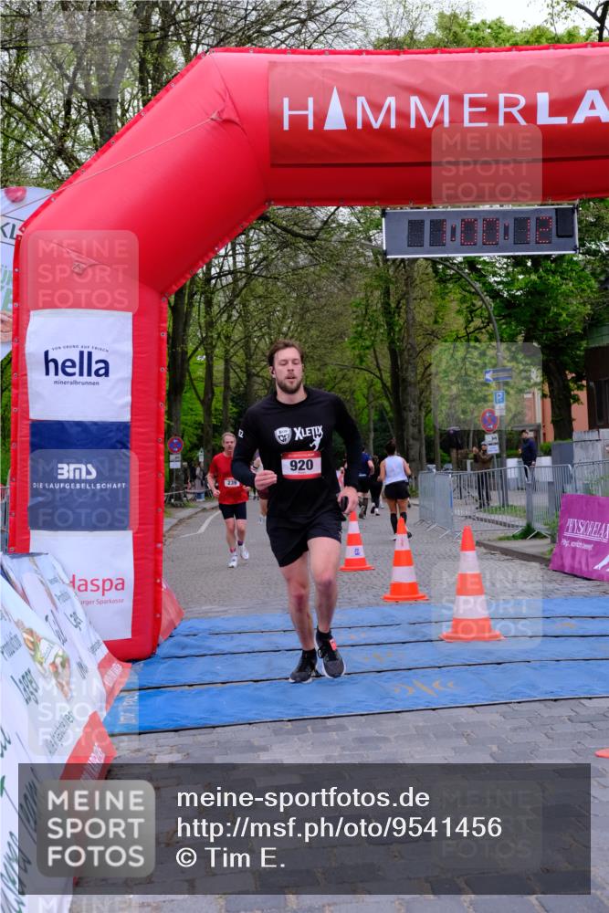 19.04.2026 - Hammer Lauf Tim E. http://msf.ph/oto/9541456 19.04.2026 12:00:20 Ziel 239, 354, 507, 536, 664, 830, 920, 1219 meine-sportfotos.de