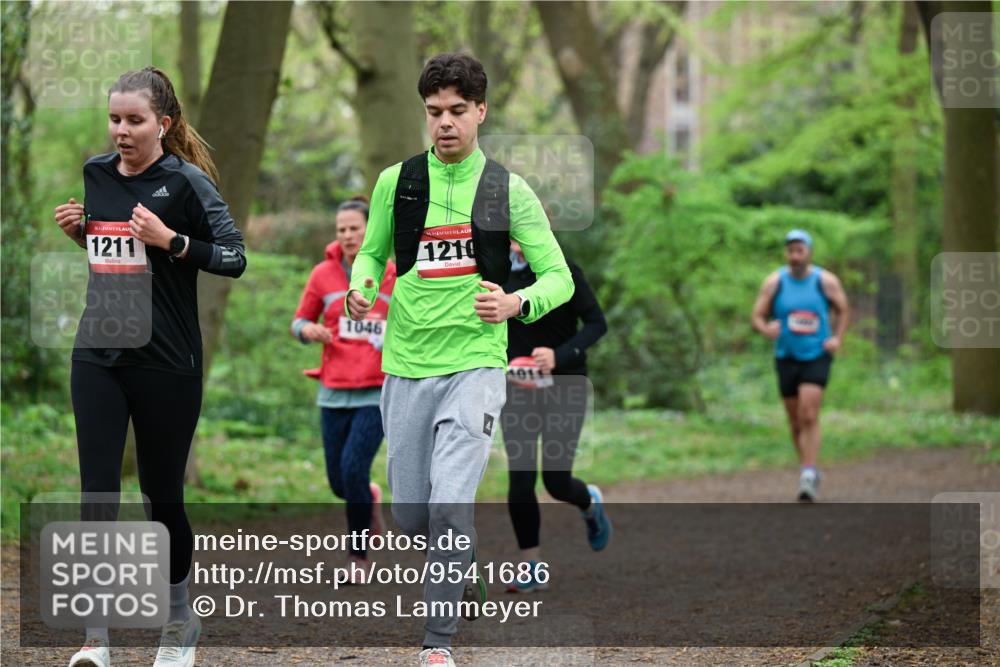 19.04.2026 - Hammer Lauf Dr. Thomas Lammeyer http://msf.ph/oto/9541686 19.04.2026 10:47:46 Laufen 1211, 1210, 1046, 1011 meine-sportfotos.de