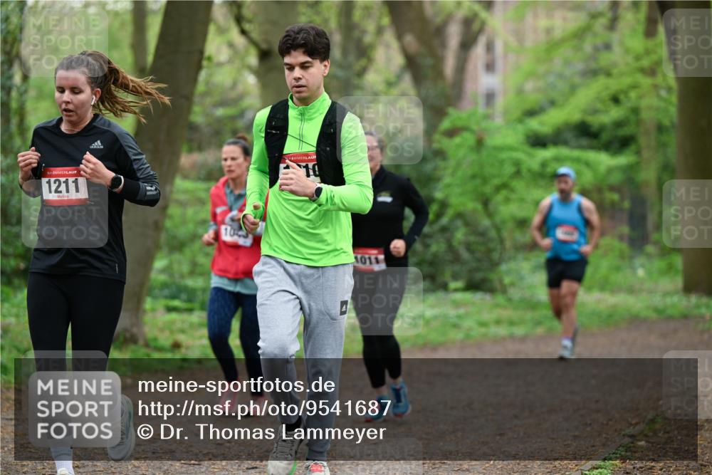 19.04.2026 - Hammer Lauf Dr. Thomas Lammeyer http://msf.ph/oto/9541687 19.04.2026 10:47:46 Laufen 1211, 1011 meine-sportfotos.de