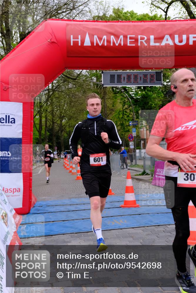 19.04.2026 - Hammer Lauf Tim E. http://msf.ph/oto/9542698 19.04.2026 12:00:57 Ziel 307, 407, 420, 601, 609, 766, 951, 1928 meine-sportfotos.de