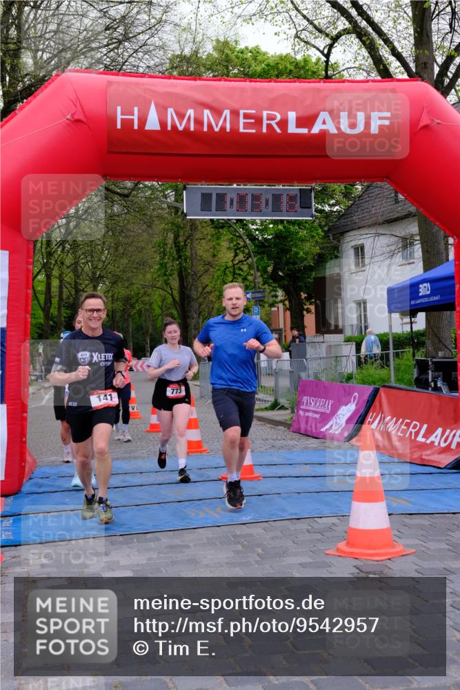 19.04.2026 - Hammer Lauf Tim E. http://msf.ph/oto/9542957 19.04.2026 12:03:24 Ziel 141, 388, 450, 482, 773, 864, 1103 meine-sportfotos.de