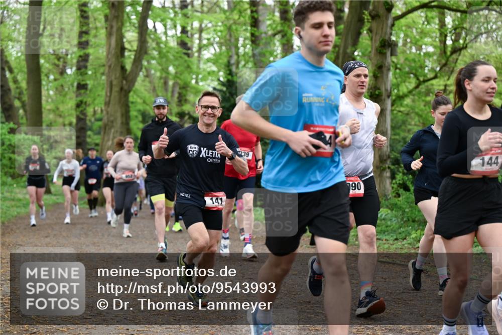 19.04.2026 - Hammer Lauf Dr. Thomas Lammeyer http://msf.ph/oto/9543993 19.04.2026 11:03:59 Laufen 239, 141, 144 meine-sportfotos.de