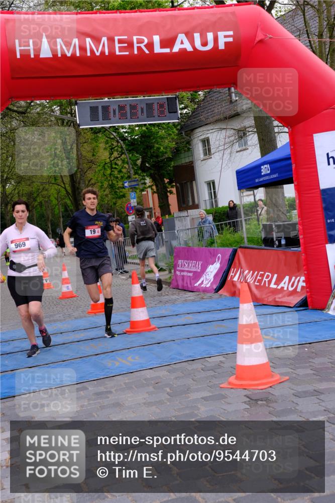 19.04.2026 - Hammer Lauf Tim E. http://msf.ph/oto/9544703 19.04.2026 12:23:26 Ziel 19, 928, 969 meine-sportfotos.de