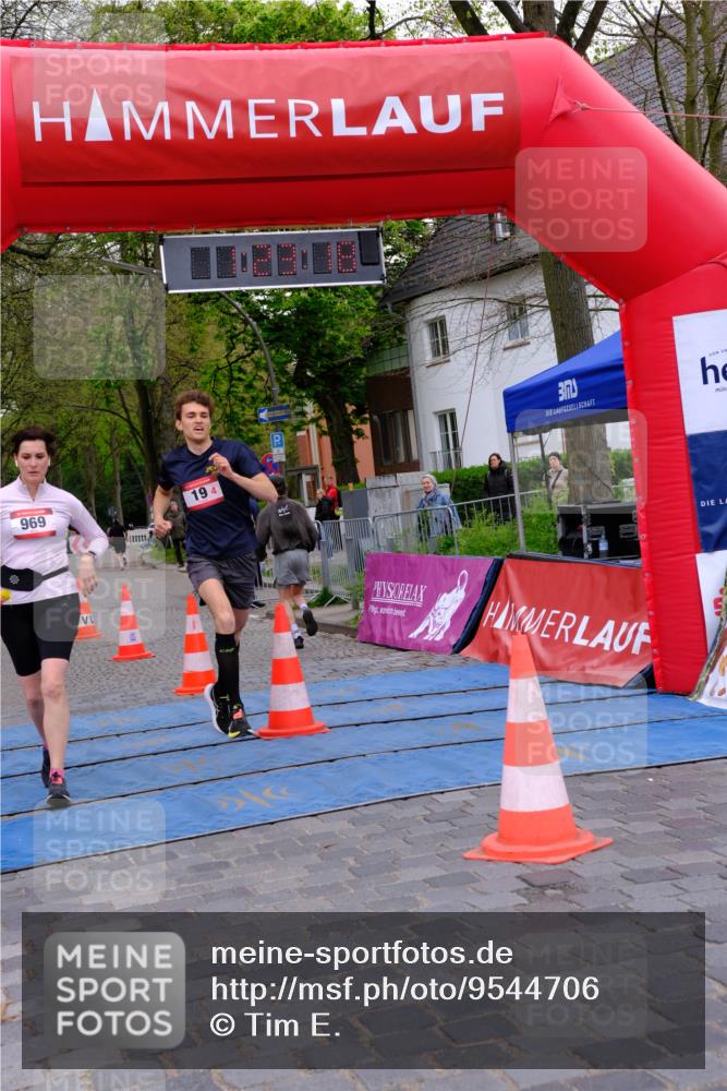 19.04.2026 - Hammer Lauf Tim E. http://msf.ph/oto/9544706 19.04.2026 12:23:26 Ziel 19, 928, 969 meine-sportfotos.de
