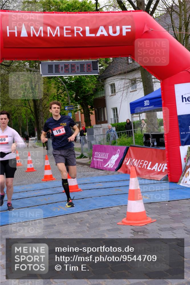 19.04.2026 - Hammer Lauf Tim E. http://msf.ph/oto/9544709 19.04.2026 12:23:26 Ziel 19, 928, 969 meine-sportfotos.de