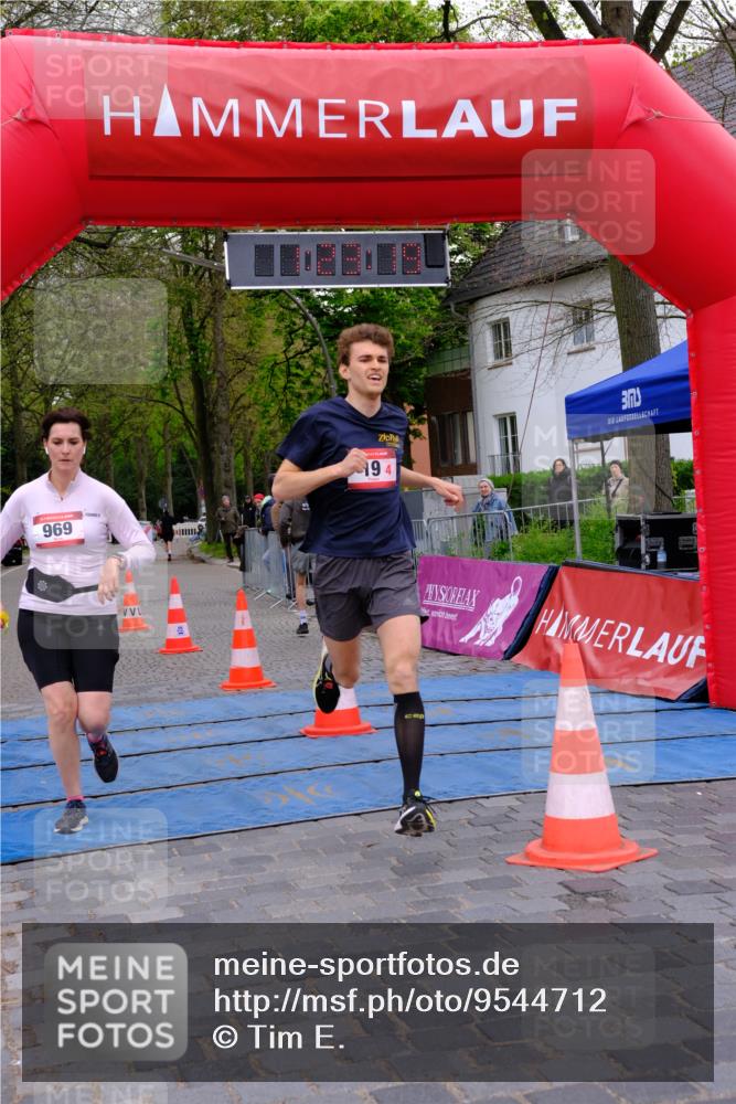 19.04.2026 - Hammer Lauf Tim E. http://msf.ph/oto/9544712 19.04.2026 12:23:27 Ziel 19, 928, 969 meine-sportfotos.de