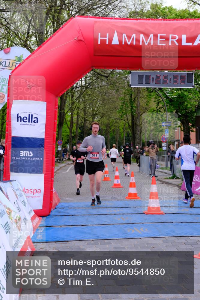 19.04.2026 - Hammer Lauf Tim E. http://msf.ph/oto/9544850 19.04.2026 12:25:40 Ziel 297, 511, 554, 929, 933 meine-sportfotos.de