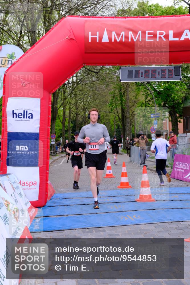 19.04.2026 - Hammer Lauf Tim E. http://msf.ph/oto/9544853 19.04.2026 12:25:40 Ziel 297, 511, 554, 929, 933 meine-sportfotos.de