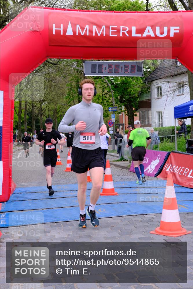 19.04.2026 - Hammer Lauf Tim E. http://msf.ph/oto/9544865 19.04.2026 12:25:41 Ziel 297, 511, 554, 933 meine-sportfotos.de