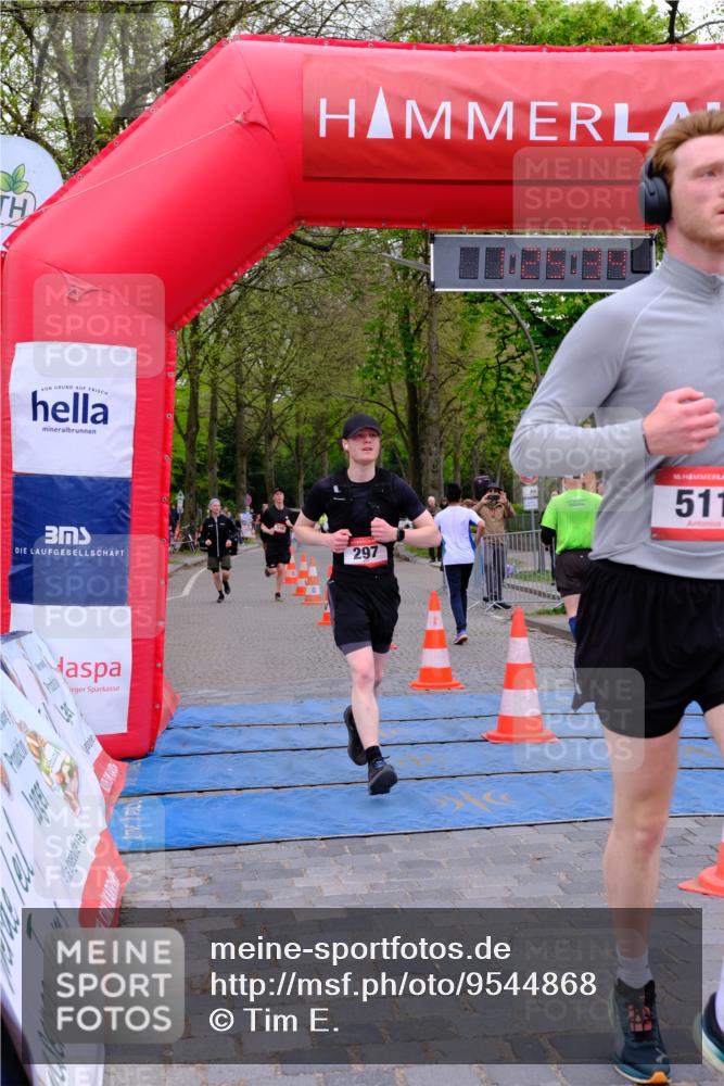 19.04.2026 - Hammer Lauf Tim E. http://msf.ph/oto/9544868 19.04.2026 12:25:42 Ziel 297, 511, 516, 554, 627, 933 meine-sportfotos.de