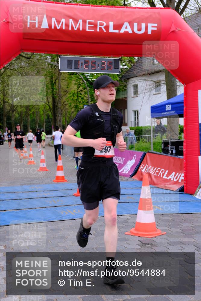 19.04.2026 - Hammer Lauf Tim E. http://msf.ph/oto/9544884 19.04.2026 12:25:43 Ziel 297, 511, 516, 554, 627, 933 meine-sportfotos.de
