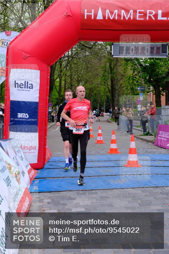 19.04.2026 - Hammer Lauf Tim E. http://msf.ph/oto/9545022 19.04.2026 12:27:06 Ziel 307, 601, 637, 766 meine-sportfotos.de