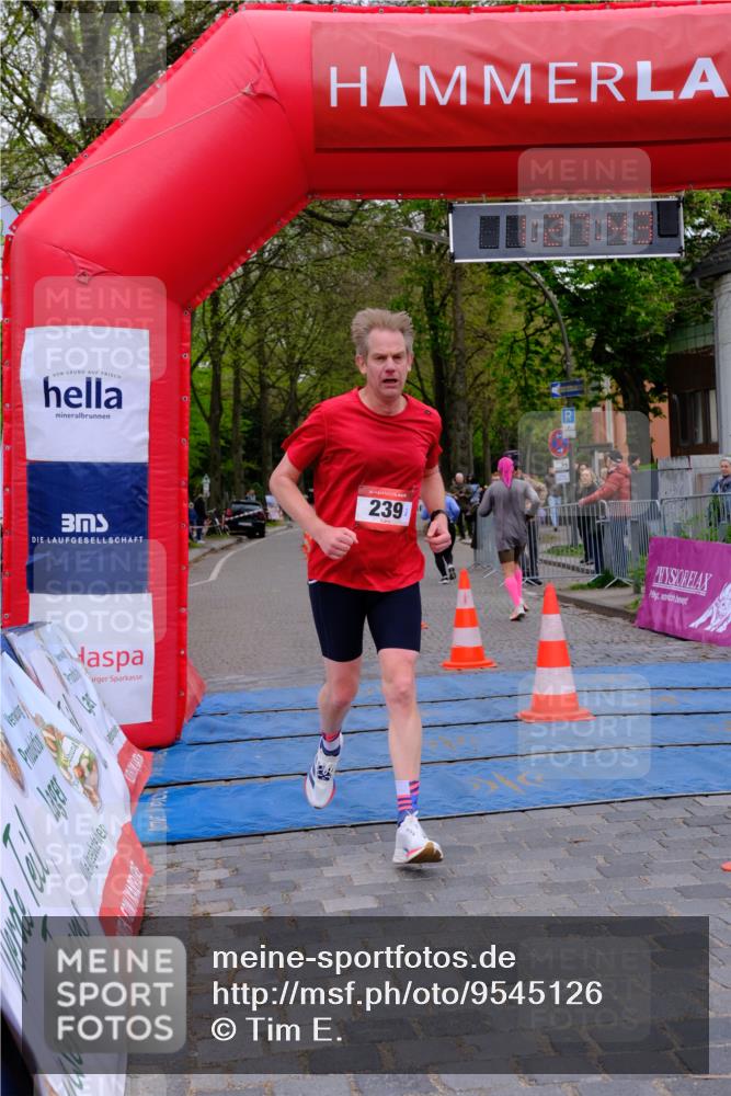 19.04.2026 - Hammer Lauf Tim E. http://msf.ph/oto/9545126 19.04.2026 12:27:50 Ziel 1, 112, 181, 239, 524, 990 meine-sportfotos.de