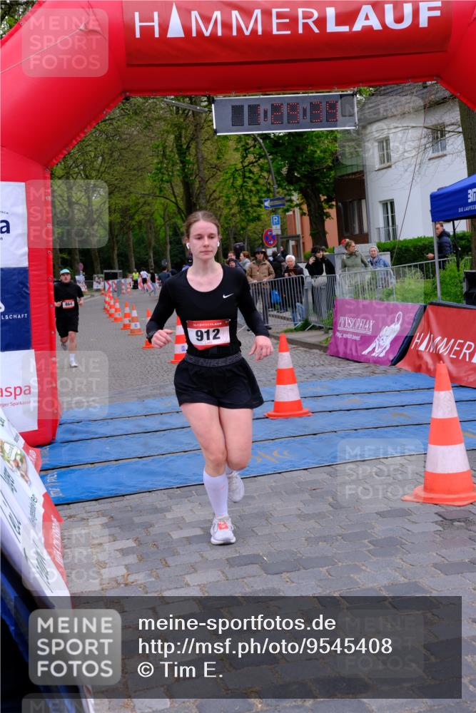 19.04.2026 - Hammer Lauf Tim E. http://msf.ph/oto/9545408 19.04.2026 12:29:46 Ziel 23, 138, 144, 145, 218, 349, 864, 912 meine-sportfotos.de