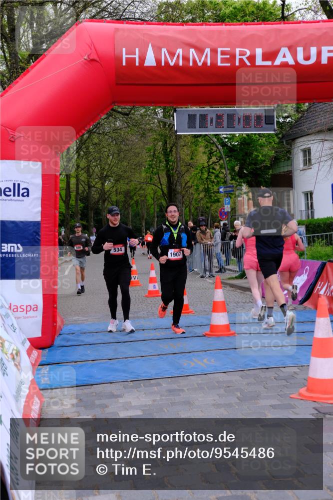 19.04.2026 - Hammer Lauf Tim E. http://msf.ph/oto/9545486 19.04.2026 12:31:08 Ziel 22, 406, 407, 534, 562, 928, 1907 meine-sportfotos.de