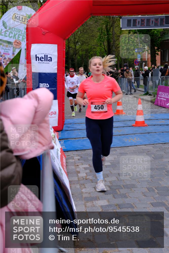 19.04.2026 - Hammer Lauf Tim E. http://msf.ph/oto/9545538 19.04.2026 12:31:49 Ziel 8, 123, 304, 306, 335, 420, 450, 549, 690, 796, 1103, 1106, 1111, 1300, 1339, 1601, 1928 meine-sportfotos.de