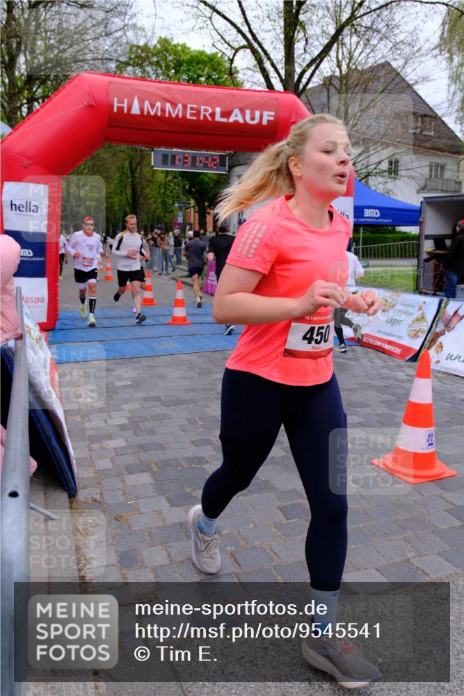 19.04.2026 - Hammer Lauf Tim E. http://msf.ph/oto/9545541 19.04.2026 12:31:49 Ziel 8, 123, 304, 306, 335, 420, 450, 549, 690, 796, 1103, 1106, 1111, 1300, 1339, 1601, 1928 meine-sportfotos.de