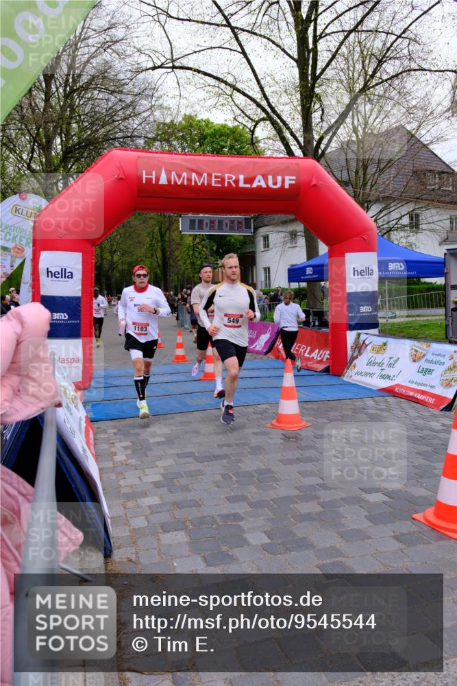 19.04.2026 - Hammer Lauf Tim E. http://msf.ph/oto/9545544 19.04.2026 12:31:50 Ziel 8, 123, 304, 306, 420, 450, 549, 690, 796, 1103, 1106, 1111, 1300, 1339, 1601, 1928 meine-sportfotos.de