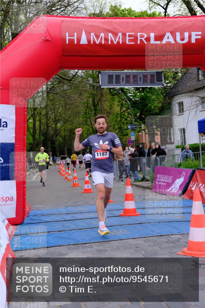 19.04.2026 - Hammer Lauf Tim E. http://msf.ph/oto/9545671 19.04.2026 12:32:42 Ziel 240, 318, 326, 1187 meine-sportfotos.de