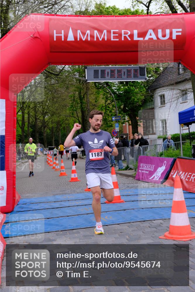 19.04.2026 - Hammer Lauf Tim E. http://msf.ph/oto/9545674 19.04.2026 12:32:42 Ziel 240, 318, 326, 1187 meine-sportfotos.de