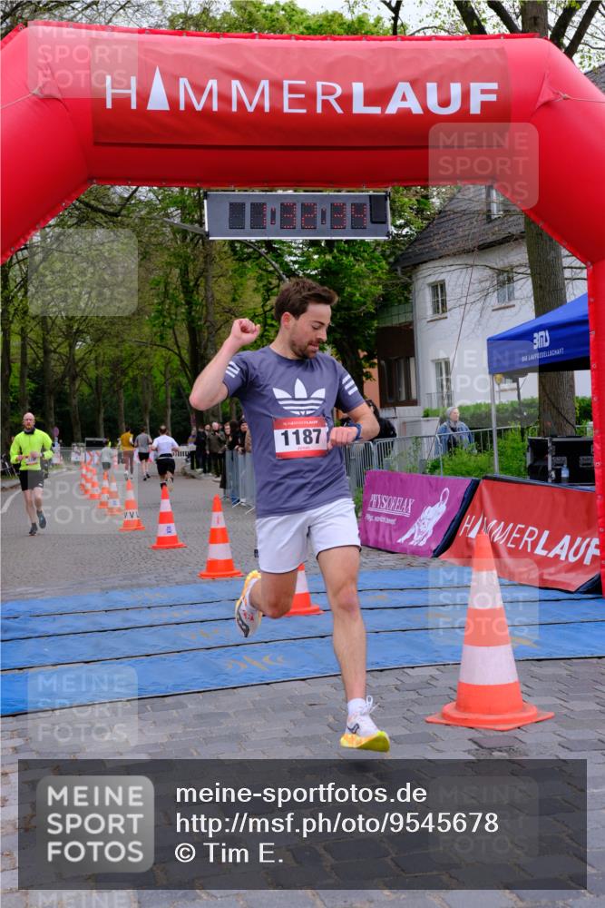19.04.2026 - Hammer Lauf Tim E. http://msf.ph/oto/9545678 19.04.2026 12:32:42 Ziel 240, 318, 326, 1187 meine-sportfotos.de