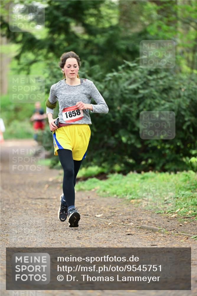 19.04.2026 - Hammer Lauf Dr. Thomas Lammeyer http://msf.ph/oto/9545751 19.04.2026 11:26:14 Laufen 1858 meine-sportfotos.de