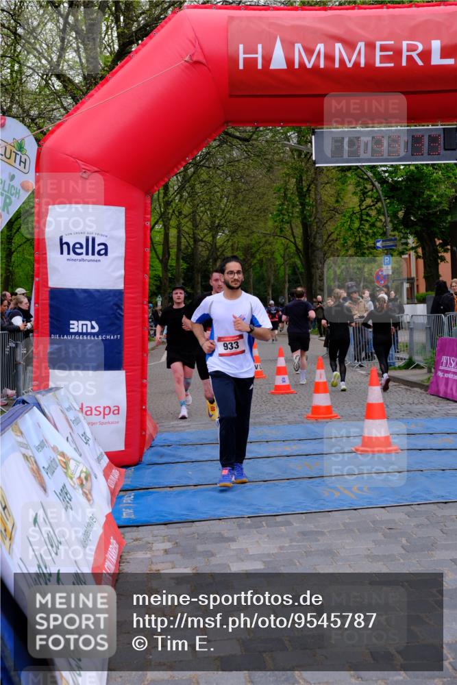 19.04.2026 - Hammer Lauf Tim E. http://msf.ph/oto/9545787 19.04.2026 12:33:41 Ziel 346, 467, 566, 656, 721, 825, 929, 933, 986, 1628 meine-sportfotos.de
