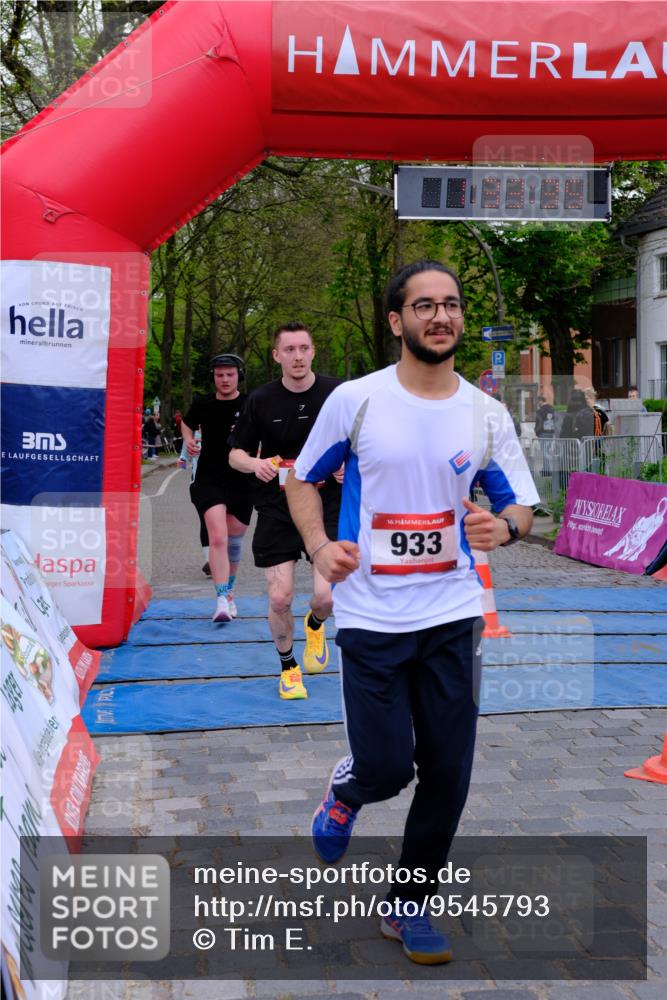 19.04.2026 - Hammer Lauf Tim E. http://msf.ph/oto/9545793 19.04.2026 12:33:43 Ziel 263, 346, 467, 656, 721, 825, 929, 933, 986, 1631 meine-sportfotos.de