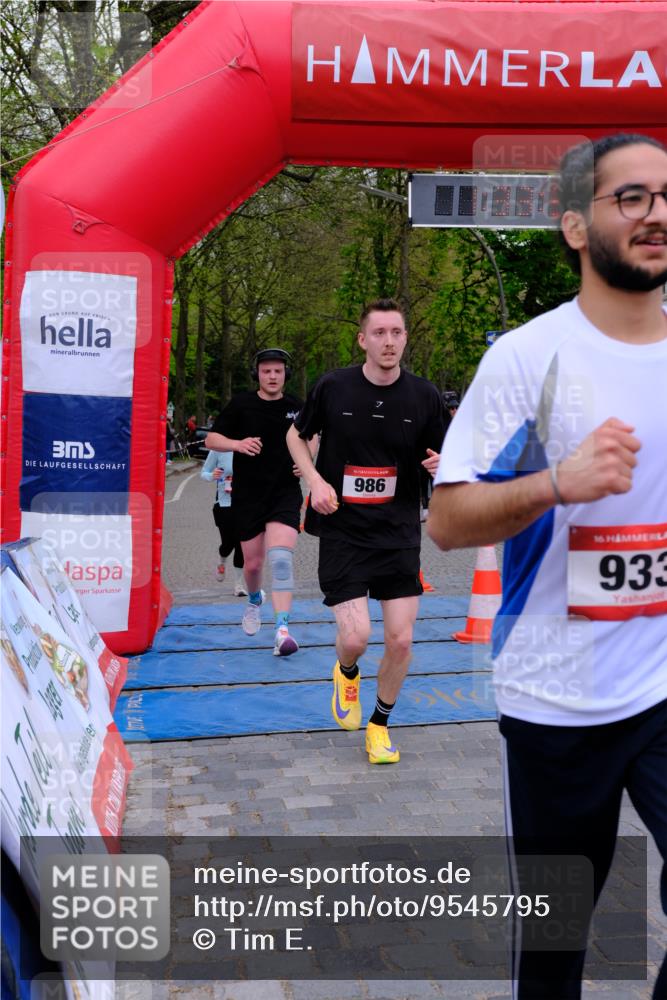 19.04.2026 - Hammer Lauf Tim E. http://msf.ph/oto/9545795 19.04.2026 12:33:43 Ziel 263, 346, 467, 656, 721, 825, 929, 933, 986, 1631 meine-sportfotos.de
