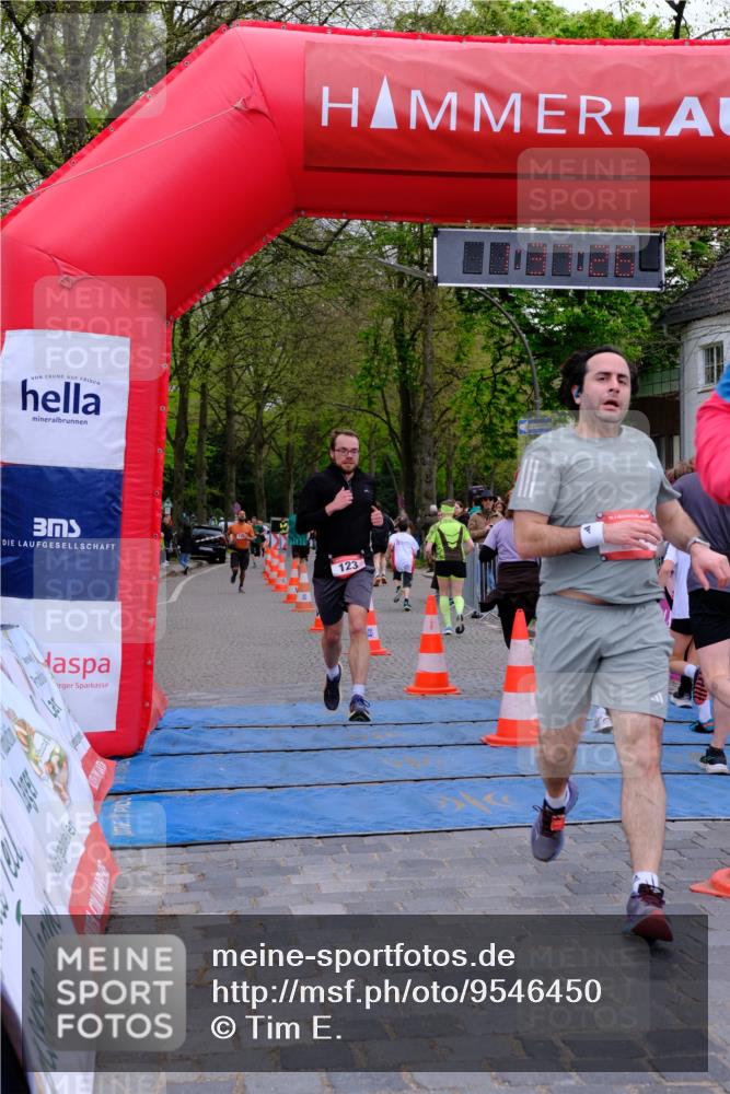 19.04.2026 - Hammer Lauf Tim E. http://msf.ph/oto/9546450 19.04.2026 12:37:34 Ziel 123, 472, 761, 1041, 1042, 1102, 1134, 1161, 1570, 1593, 1681, 1786, 1829, 1903 meine-sportfotos.de