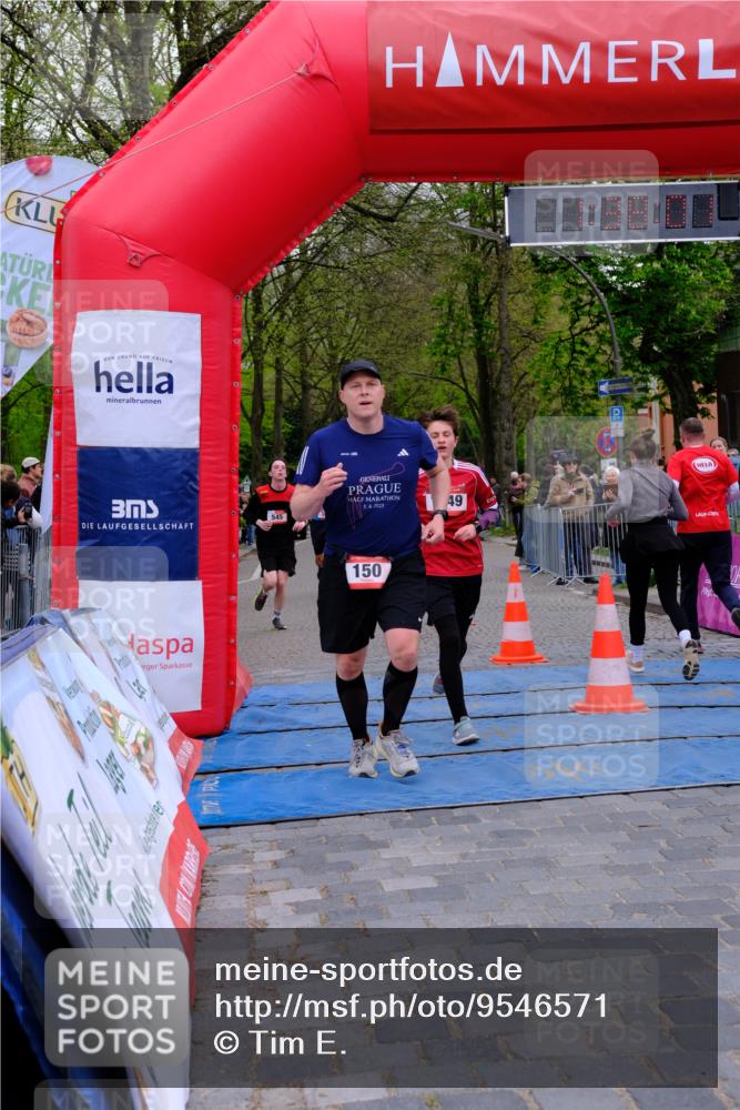19.04.2026 - Hammer Lauf Tim E. http://msf.ph/oto/9546571 19.04.2026 12:38:09 Ziel 150, 240, 304, 347, 522, 523, 545, 881, 985, 991, 1207, 1349, 1576, 1613, 1841 meine-sportfotos.de