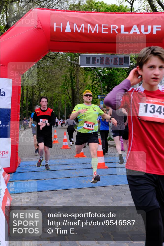 19.04.2026 - Hammer Lauf Tim E. http://msf.ph/oto/9546587 19.04.2026 12:38:11 Ziel 150, 240, 304, 347, 522, 523, 545, 629, 630, 881, 985, 991, 1207, 1349, 1576, 1613, 1841, 1845 meine-sportfotos.de