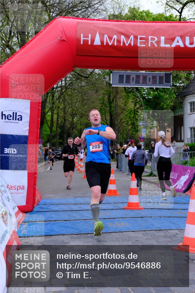 19.04.2026 - Hammer Lauf Tim E. http://msf.ph/oto/9546886 19.04.2026 12:40:35 Ziel 5, 203, 807, 867, 959, 1581, 1589, 1801 meine-sportfotos.de