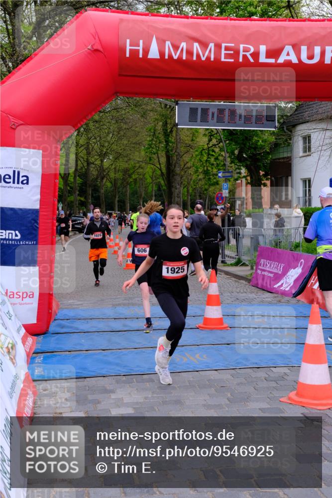19.04.2026 - Hammer Lauf Tim E. http://msf.ph/oto/9546925 19.04.2026 12:41:01 Ziel 226, 606, 693, 712, 713, 800, 831, 923, 1029, 1072, 1209, 1224, 1263, 1322, 1631, 1719, 1726, 1825, 1925 meine-sportfotos.de