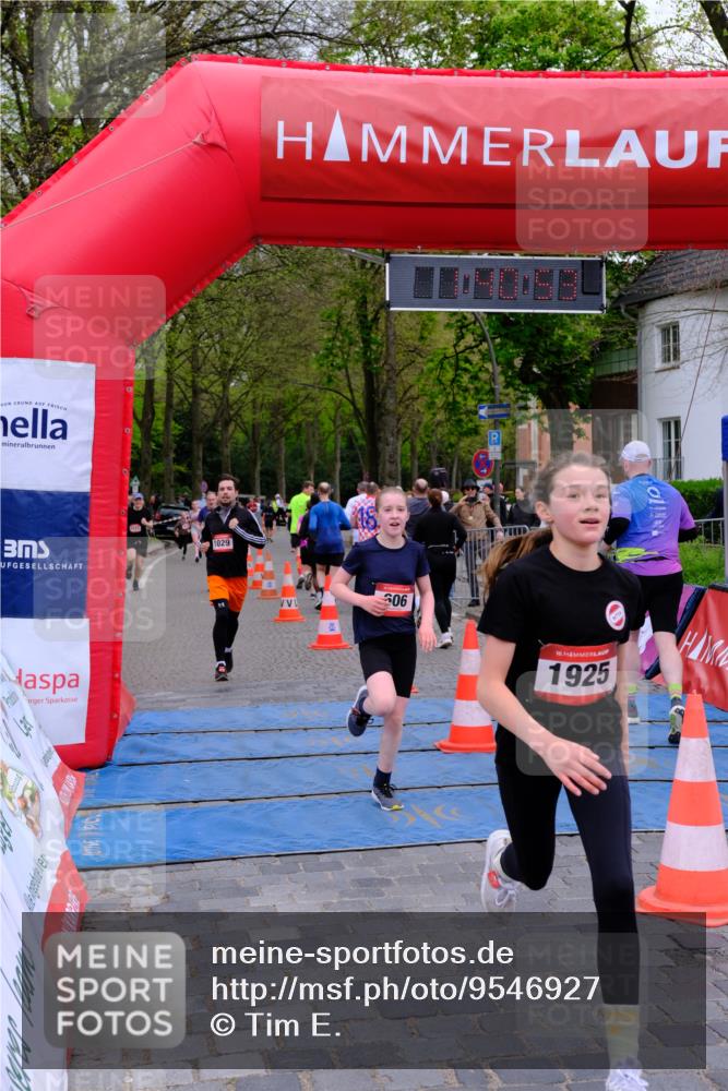 19.04.2026 - Hammer Lauf Tim E. http://msf.ph/oto/9546927 19.04.2026 12:41:01 Ziel 226, 606, 693, 712, 713, 800, 831, 923, 1029, 1072, 1209, 1224, 1263, 1322, 1631, 1719, 1726, 1825, 1925 meine-sportfotos.de