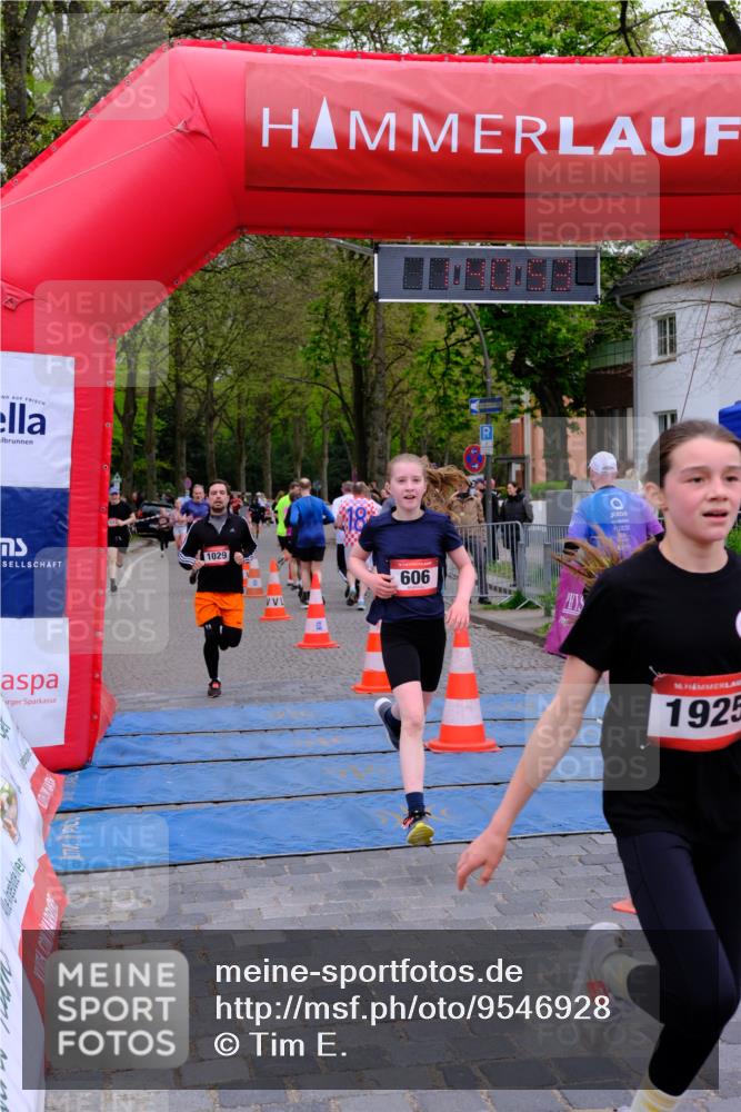19.04.2026 - Hammer Lauf Tim E. http://msf.ph/oto/9546928 19.04.2026 12:41:01 Ziel 226, 606, 693, 712, 713, 800, 831, 923, 1029, 1072, 1209, 1224, 1263, 1322, 1631, 1719, 1726, 1825, 1925 meine-sportfotos.de
