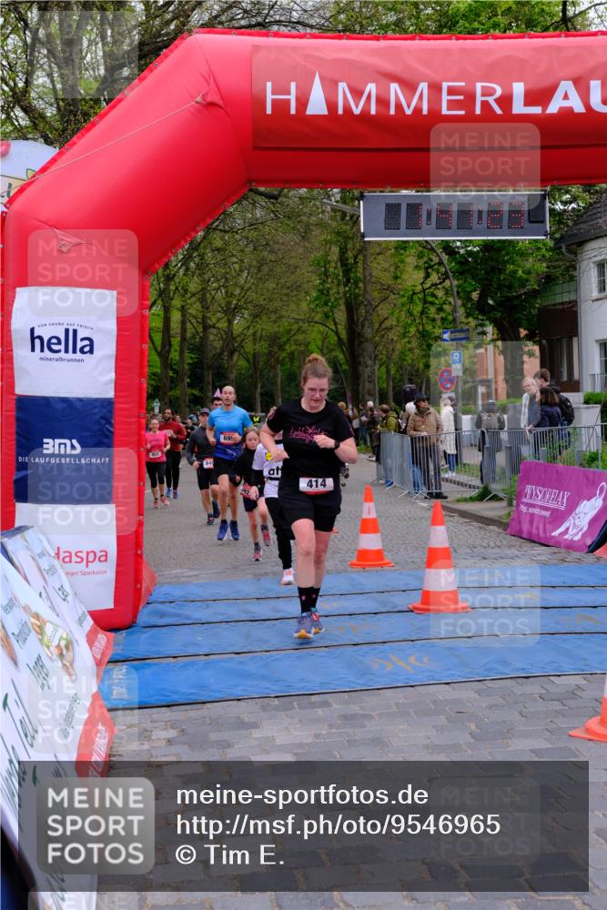 19.04.2026 - Hammer Lauf Tim E. http://msf.ph/oto/9546965 19.04.2026 12:41:31 Ziel 414, 416, 451, 649, 802, 949, 950, 1174, 1277, 1594, 1680, 1695, 1781, 1889, 1922 meine-sportfotos.de