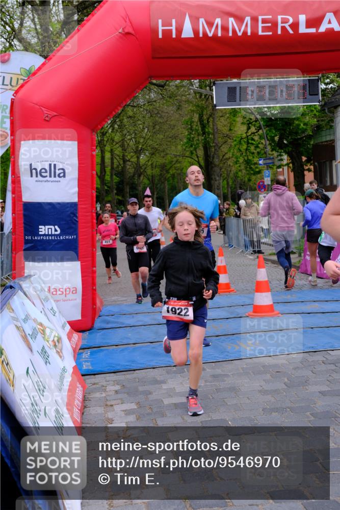 19.04.2026 - Hammer Lauf Tim E. http://msf.ph/oto/9546970 19.04.2026 12:41:33 Ziel 224, 414, 451, 649, 732, 802, 949, 950, 1076, 1077, 1174, 1277, 1594, 1680, 1695, 1781, 1889, 1922 meine-sportfotos.de