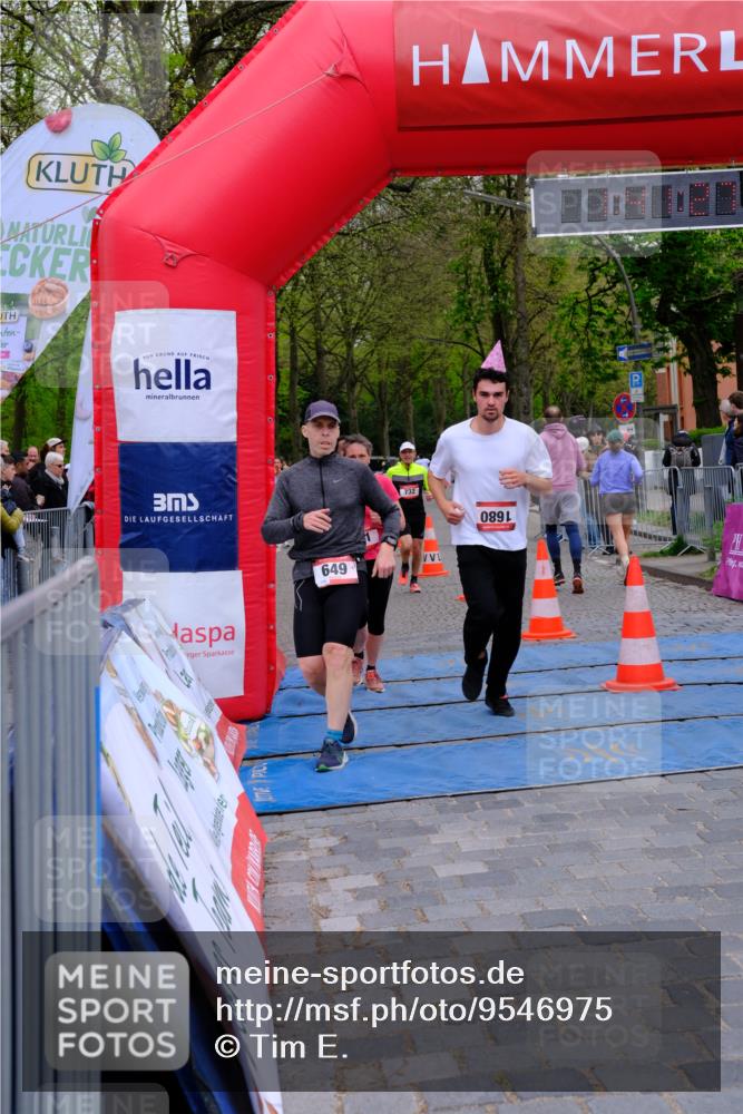 19.04.2026 - Hammer Lauf Tim E. http://msf.ph/oto/9546975 19.04.2026 12:41:35 Ziel 224, 414, 451, 649, 732, 802, 949, 950, 1076, 1077, 1174, 1203, 1277, 1311, 1680, 1695, 1781, 1922 meine-sportfotos.de