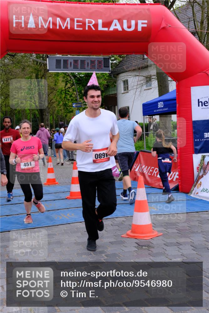 19.04.2026 - Hammer Lauf Tim E. http://msf.ph/oto/9546980 19.04.2026 12:41:36 Ziel 224, 414, 451, 649, 732, 802, 949, 950, 1076, 1077, 1174, 1203, 1277, 1311, 1680, 1695, 1781, 1922 meine-sportfotos.de