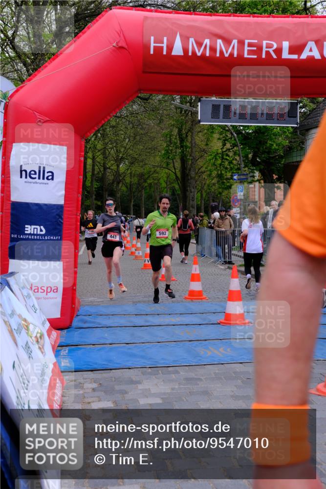 19.04.2026 - Hammer Lauf Tim E. http://msf.ph/oto/9547010 19.04.2026 12:41:56 Ziel 443, 518, 555, 556, 592, 697, 810, 939, 1166, 1587 meine-sportfotos.de