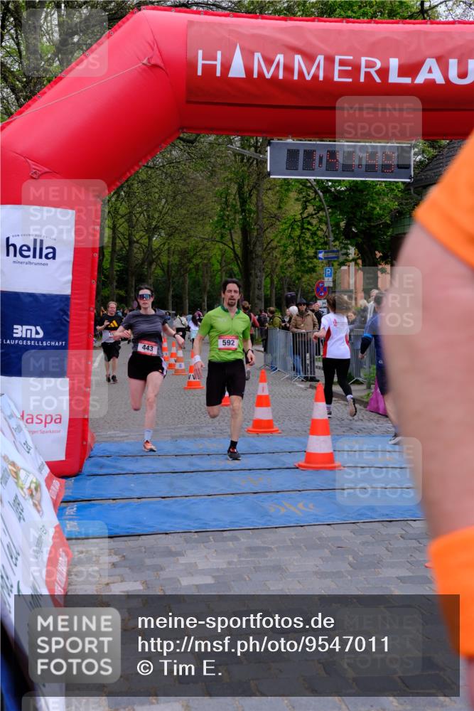 19.04.2026 - Hammer Lauf Tim E. http://msf.ph/oto/9547011 19.04.2026 12:41:56 Ziel 443, 518, 555, 556, 592, 697, 810, 939, 1166, 1587 meine-sportfotos.de