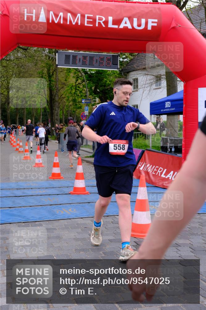 19.04.2026 - Hammer Lauf Tim E. http://msf.ph/oto/9547025 19.04.2026 12:42:04 Ziel 360, 558, 631, 1163, 1166, 1634, 1636, 1884 meine-sportfotos.de