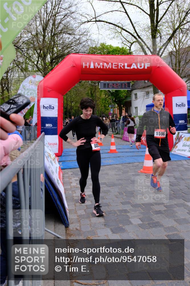 19.04.2026 - Hammer Lauf Tim E. http://msf.ph/oto/9547058 19.04.2026 12:42:25 Ziel 20, 153, 311, 486, 515, 670, 855, 882, 1115, 1571, 1574, 1596, 1722, 1834, 1878, 1880 meine-sportfotos.de