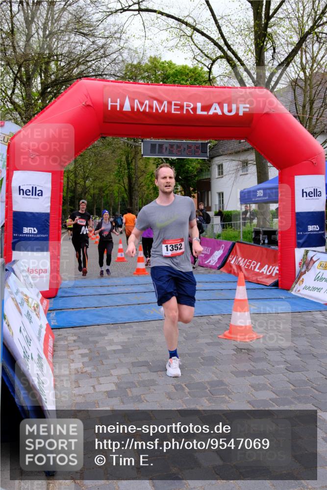 19.04.2026 - Hammer Lauf Tim E. http://msf.ph/oto/9547069 19.04.2026 12:42:33 Ziel 20, 117, 311, 364, 409, 670, 741, 854, 855, 1253, 1352, 1571, 1574, 1689, 1821, 1880, 1887 meine-sportfotos.de