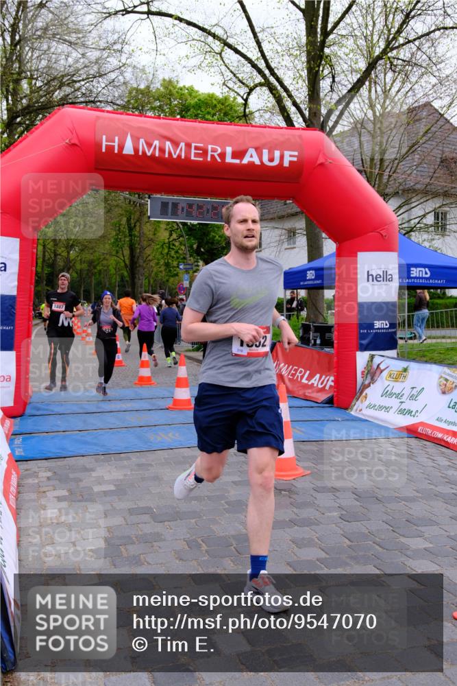 19.04.2026 - Hammer Lauf Tim E. http://msf.ph/oto/9547070 19.04.2026 12:42:33 Ziel 20, 117, 311, 364, 409, 670, 741, 854, 855, 1253, 1352, 1571, 1574, 1689, 1821, 1880, 1887 meine-sportfotos.de