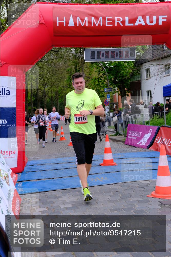 19.04.2026 - Hammer Lauf Tim E. http://msf.ph/oto/9547215 19.04.2026 12:44:44 Ziel 432, 680, 750, 856, 857, 1031, 1070, 1143, 1564, 1570, 1599, 1616, 1715, 1723 meine-sportfotos.de